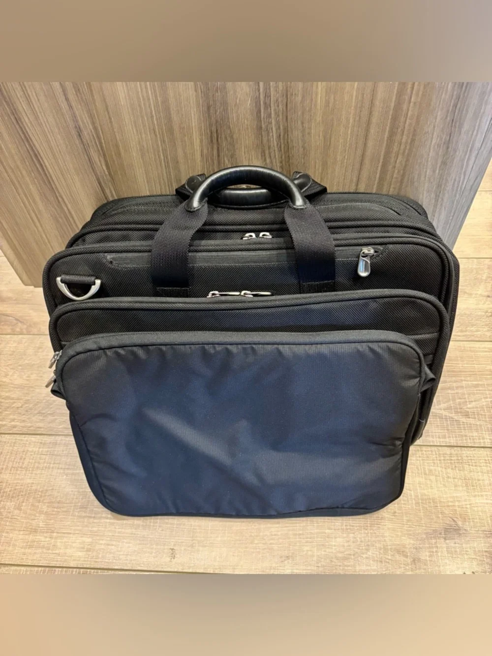 Briggs & Riley Large Travel Brief - Picture 3 of 13